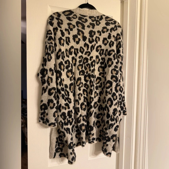 American Eagle Cheetah Print Cardigan Size Xs - Picture 6 of 6